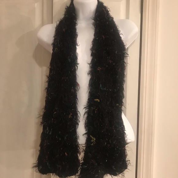 Fluffy Knot Black Scarf - Picture 1 of 2